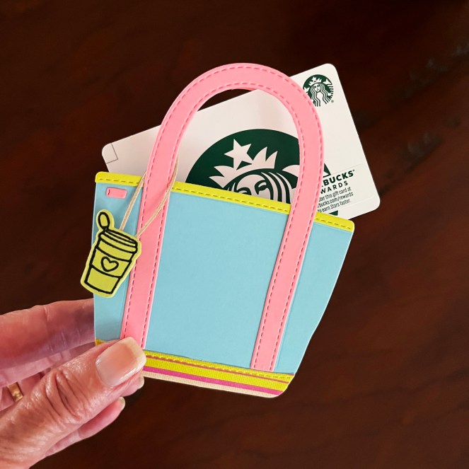 die cut beach tote that doubles as a gift card holder